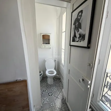 Bright Charming Room In A Shared Flat In The 11Th アパート